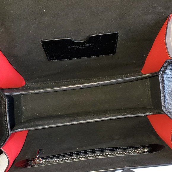 Alexander McQueen- Black Twist-lock Fastening Shoulder Bag - Picture 6 of 15